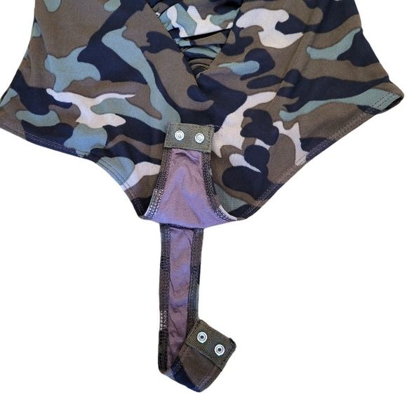 Olivaceous NWT Camouflage Body Suit Top Small - Picture 4 of 12